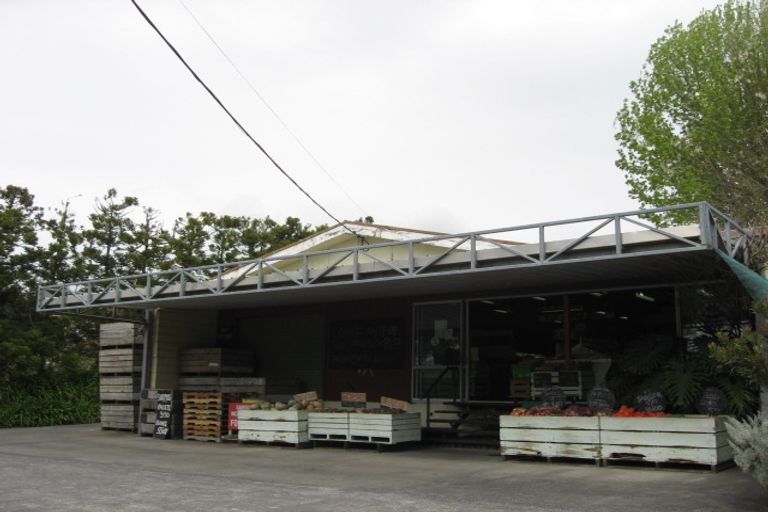 Photo of property in 643 State Highway 16, Kumeu, 0891