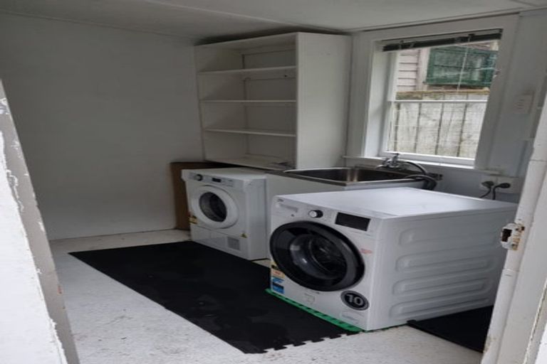 Photo of property in 2 Caprera Street, Melrose, Wellington, 6023