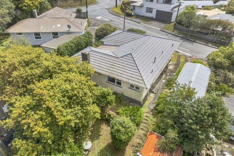 Photo of property in 4 Warren Street, Paparangi, Wellington, 6037