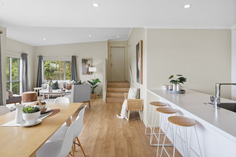 Photo of property in 10 Mewburn Rise, Karori, Wellington, 6012