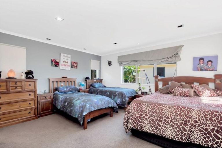 Photo of property in 37 Oteki Park Drive, Welcome Bay, Tauranga, 3112