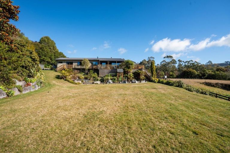 Photo of property in 108 Acacia Heights Drive, Acacia Bay, Taupo, 3385