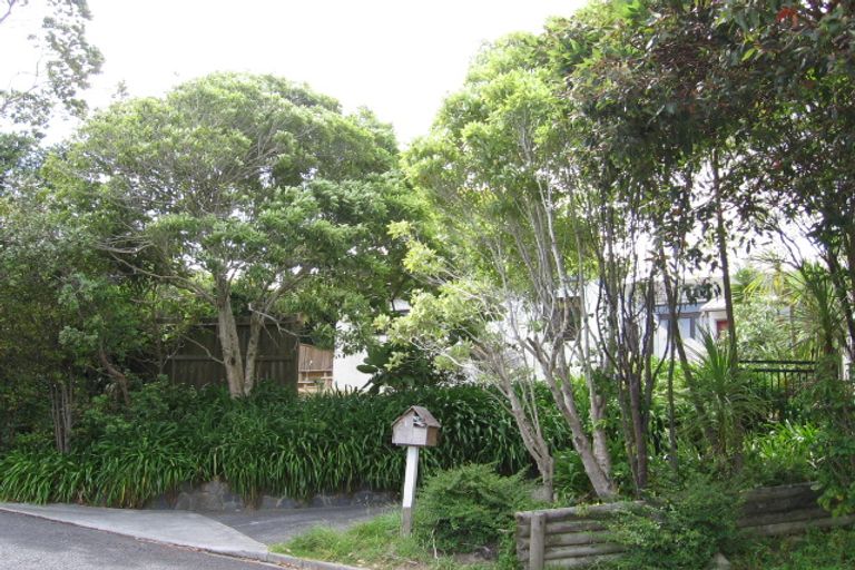 Photo of property in 29 Heathcote Road, Castor Bay, Auckland, 0620