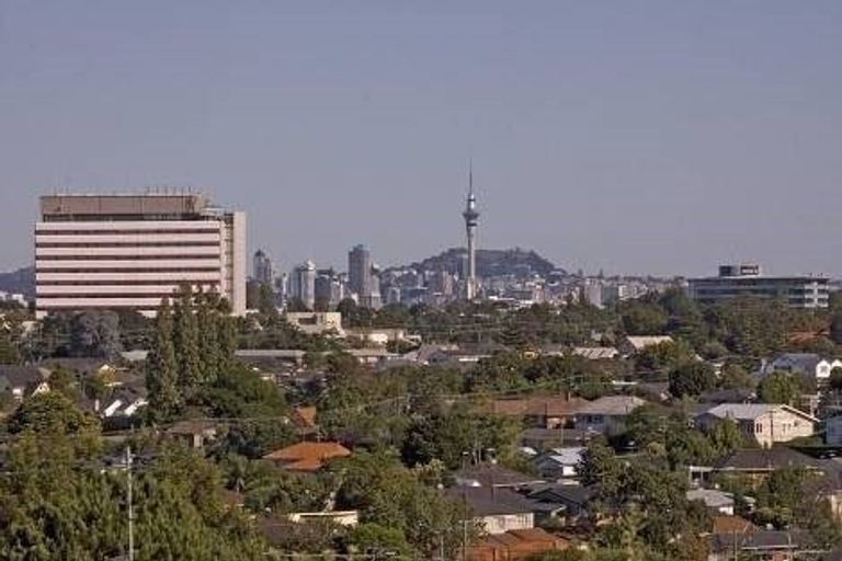 Photo of property in 1/24 Gordon Avenue, Milford, Auckland, 0620