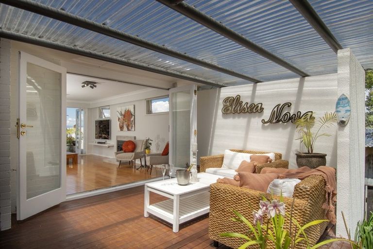 Photo of property in 114 Harbour View Road, Omokoroa, 3114