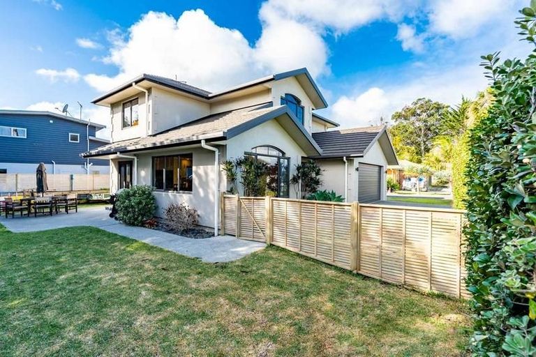 Photo of property in 152e One Tree Point Road, One Tree Point, 0118