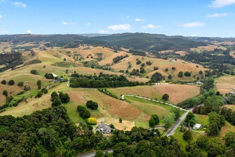 Photo of property in 71a Rapson Road, Kaukapakapa, 0871