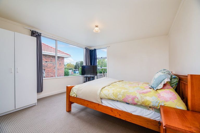 Photo of property in 71 Hutchinson Avenue, New Lynn, Auckland, 0600