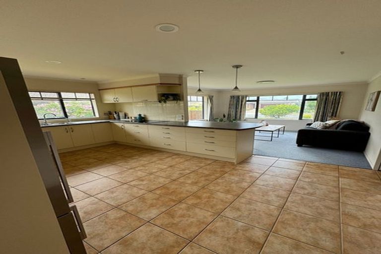 Photo of property in 20 Carribean Place, Papamoa Beach, Papamoa, 3118