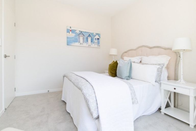 Photo of property in 98 Godfrey Drive, Orewa, 0931