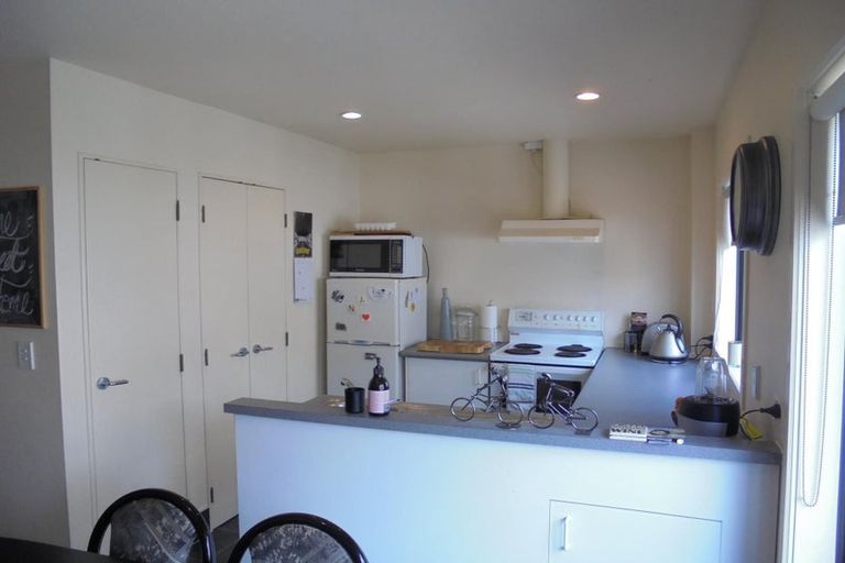 Photo of property in 2/240 The Terrace, Wellington Central, Wellington, 6011