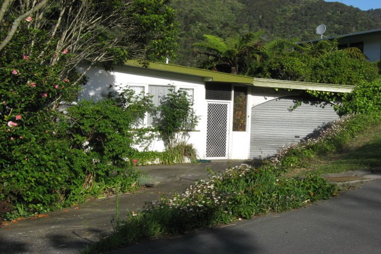 Photo of property in 60a York Street, Picton, 7220