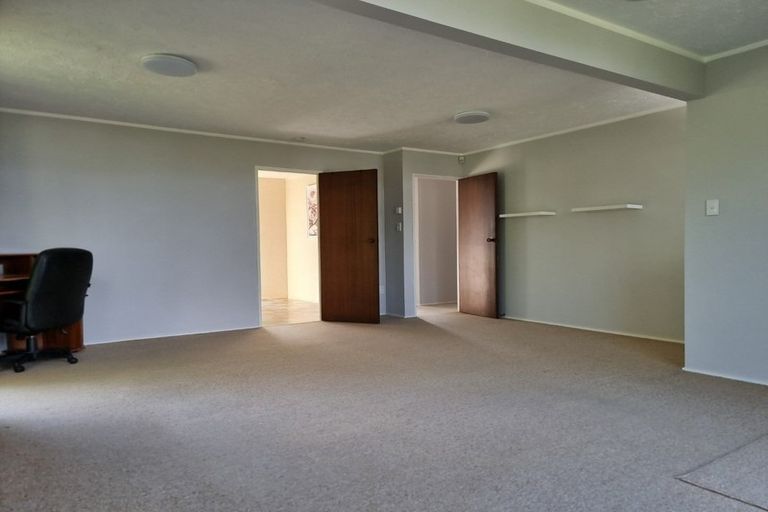 Photo of property in 27 Viewmont Drive, Harbour View, Lower Hutt, 5010