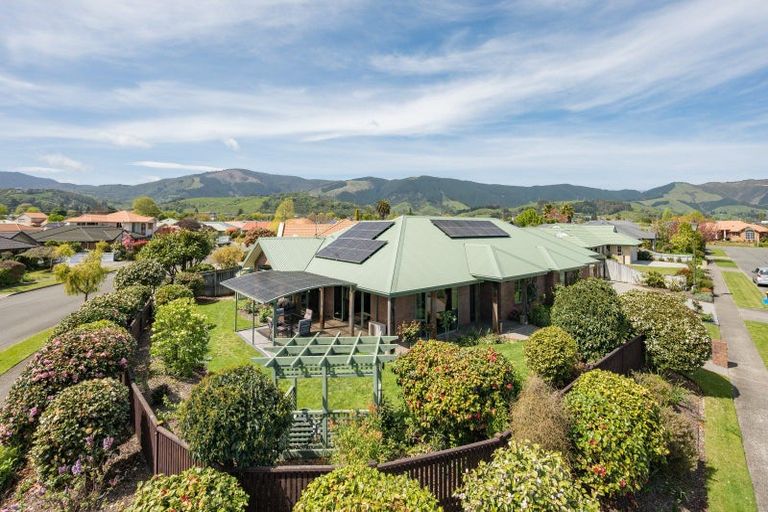 Photo of property in 2 Fell Place, Stoke, Nelson, 7011