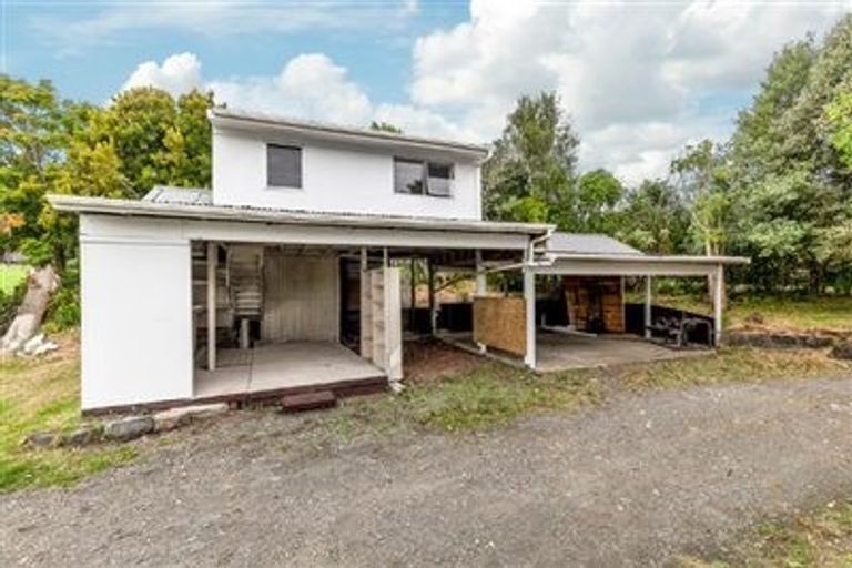 Photo of property in 1696 South Head Road, South Head, Helensville, 0874