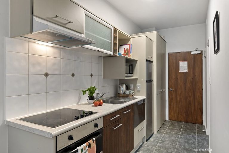 Photo of property in Atrium Towers, 2b/154 The Terrace, Wellington Central, Wellington, 6011