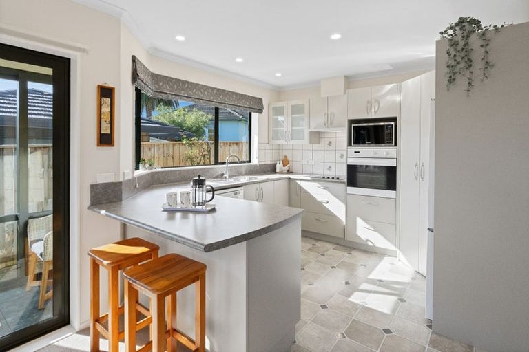 Photo of property in 9 Campbell Grove, Levin, 5510