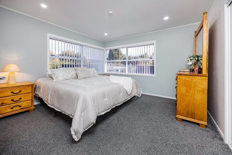 Photo of property in 6 Lucas Place, Weymouth, Auckland, 2103