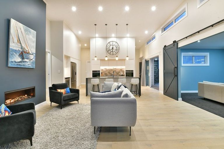 Photo of property in 11 Maturiki Drive, One Tree Point, 0118