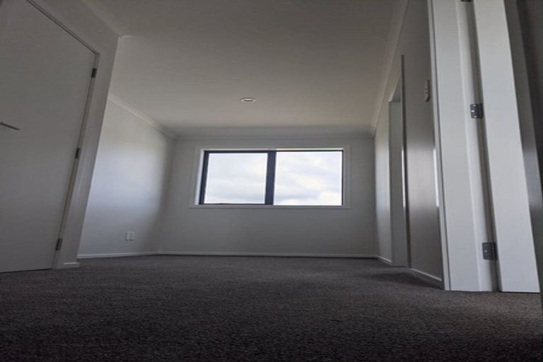 Photo of property in 1b Breakwater Way, Whitby, Porirua, 5024