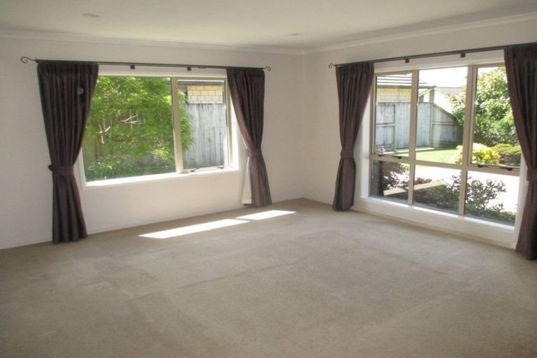 Photo of property in 27 Whitney Place, Rototuna North, Hamilton, 3210