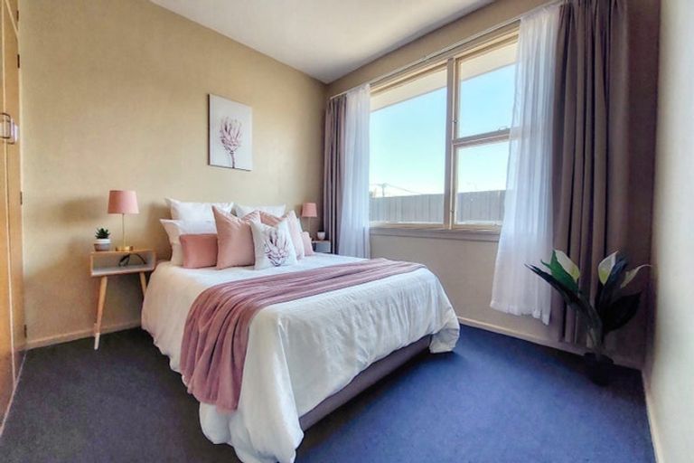 Photo of property in 4/98 Mathesons Road, Phillipstown, Christchurch, 8011