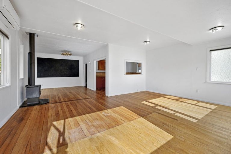 Photo of property in 11 Cornwall Street, Brooklands, New Plymouth, 4310
