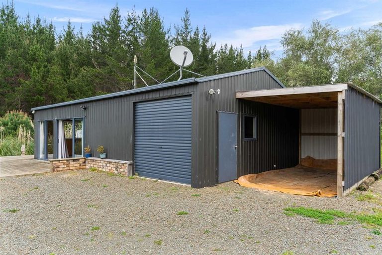 Photo of property in 17 Oruawharo Road, Topuni, Wellsford, 0975