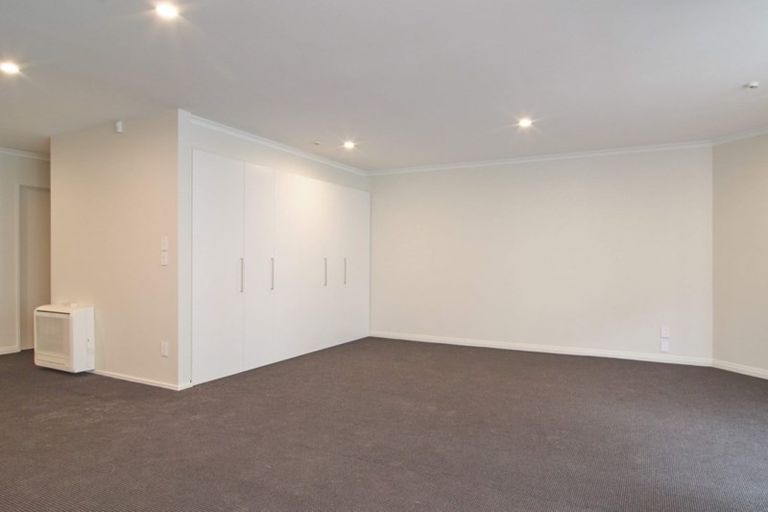 Photo of property in St James Courts, 1/77 Gloucester Street, Christchurch Central, Christchurch, 8013
