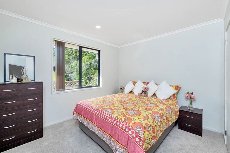 Photo of property in 15 San Pedro Place, Henderson, Auckland, 0612