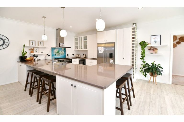 Photo of property in 32 Noakes Hill Road, Puhoi, Warkworth, 0994