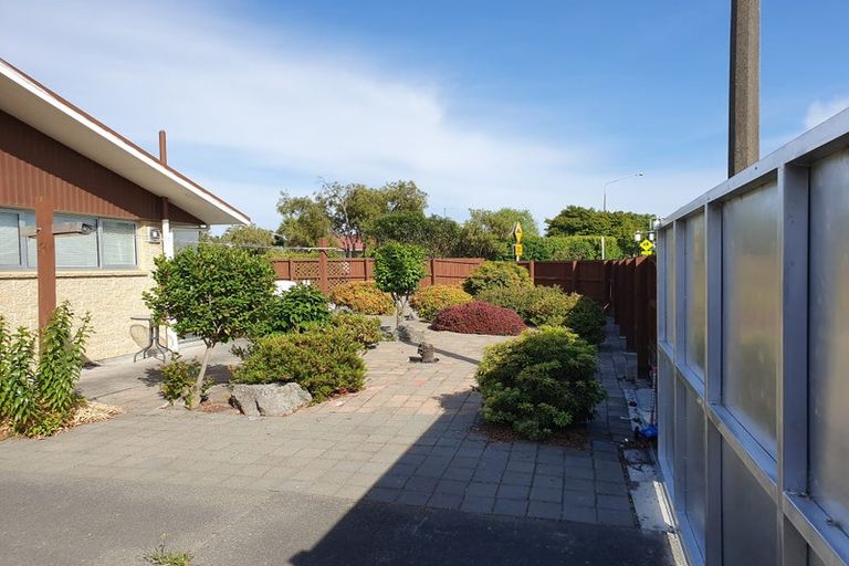 Photo of property in 1/77 Memorial Avenue, Ilam, Christchurch, 8053