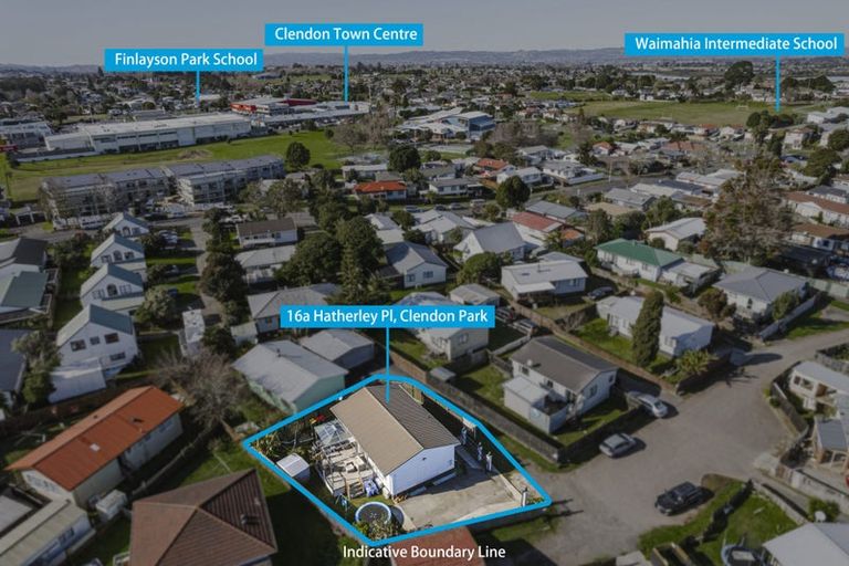 Photo of property in 16a Hatherley Place, Clendon Park, Auckland, 2103