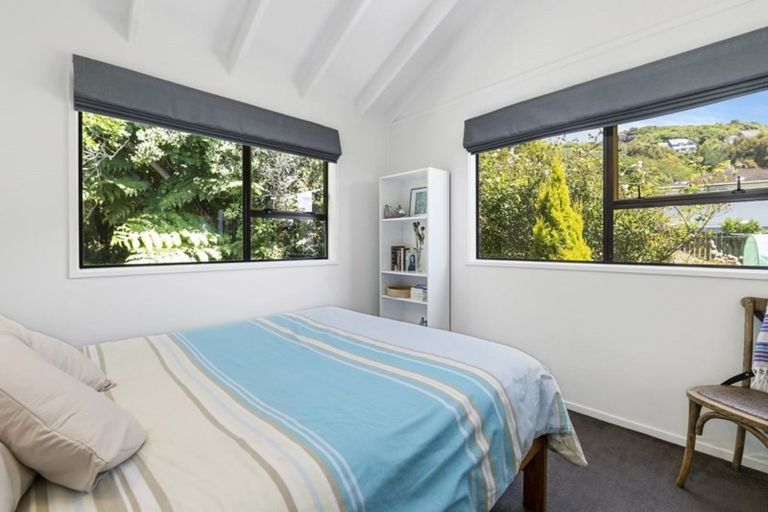 Photo of property in 5 Saint Aidans Way, Tawa, Wellington, 5028