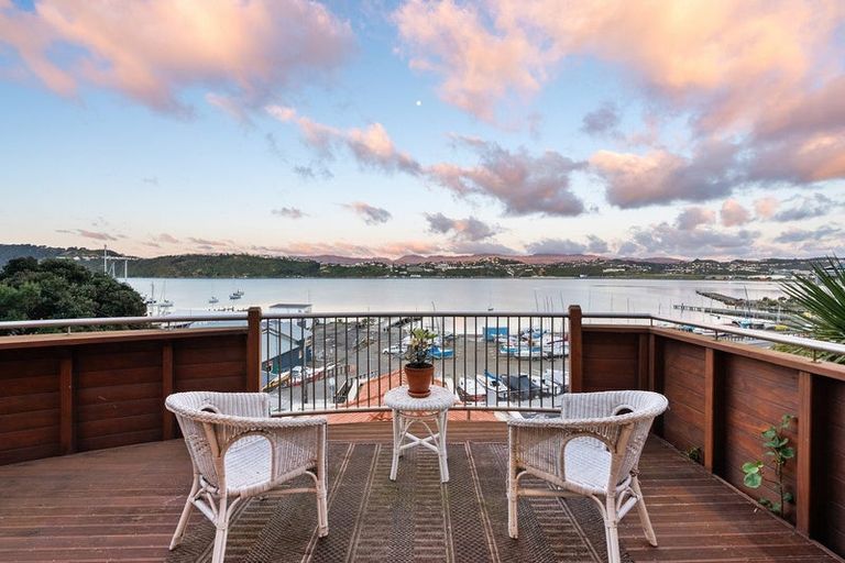 Photo of property in 450 Evans Bay Parade, Hataitai, Wellington, 6021