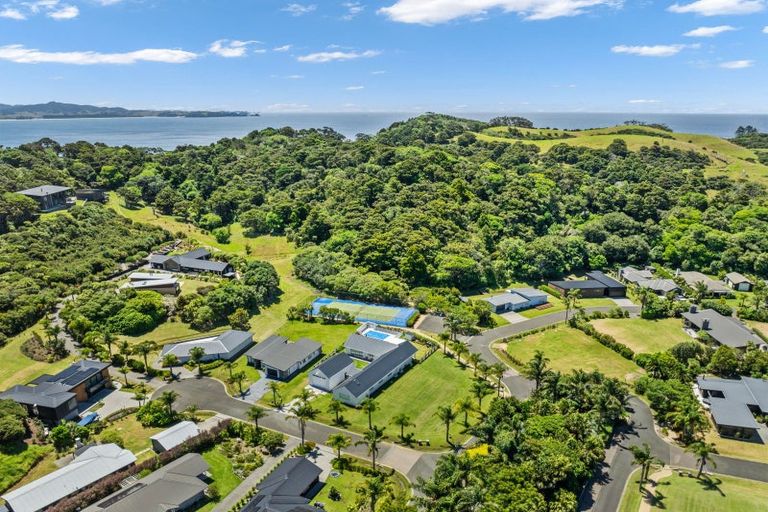 Photo of property in 2 Platinum Place, Matapouri, Whangarei, 0173