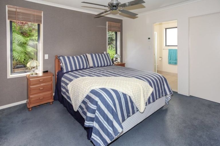 Photo of property in 98 Reynolds Road, Pukekohe, 2120