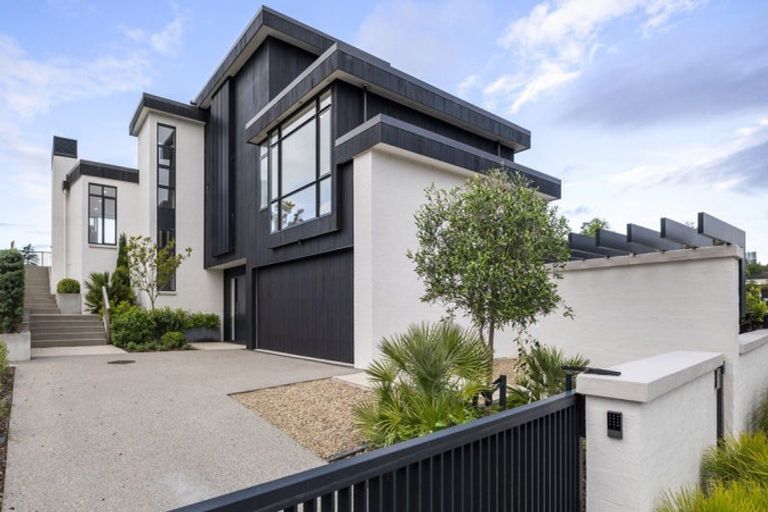 Photo of property in 14 Third Fairway Place, Albany, Auckland, 0632