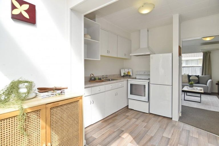 Photo of property in 2/10 Lane Street, Woolston, Christchurch, 8023