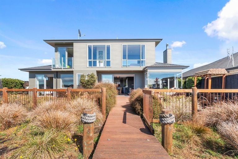 Photo of property in 14 Te Kohanga Drive, Pegasus, 7612