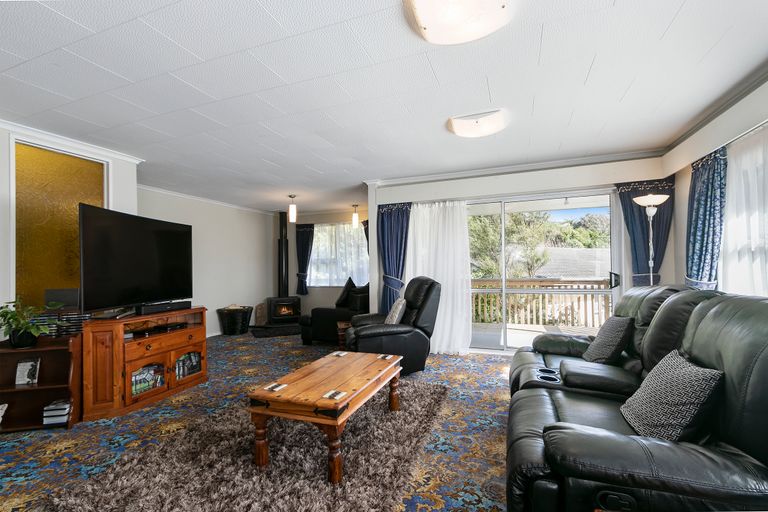 Photo of property in 110 Holborn Drive, Stokes Valley, Lower Hutt, 5019