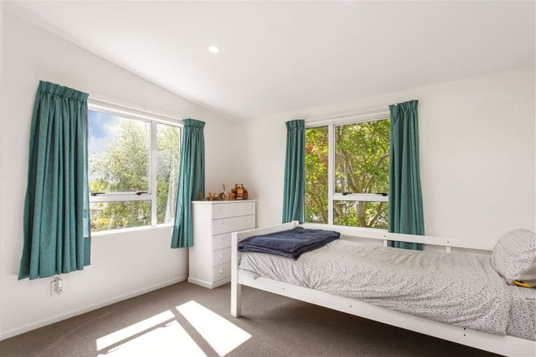 Photo of property in 7 Sawtell Place, Northcote, Christchurch, 8052