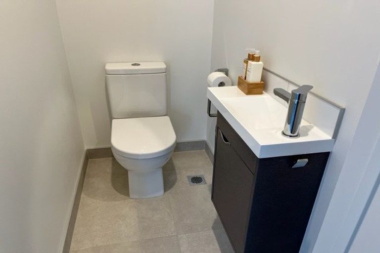 Photo of property in 21 Orona Place, Takanini, 2112