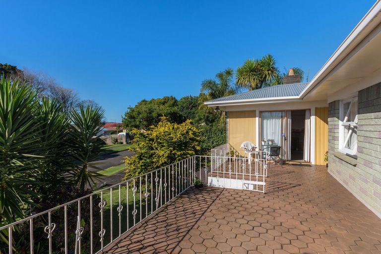 Photo of property in 8 Cardiff Street, Pukekohe, 2120
