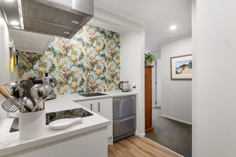 Photo of property in 83b William Bayes Place, Red Beach, 0932