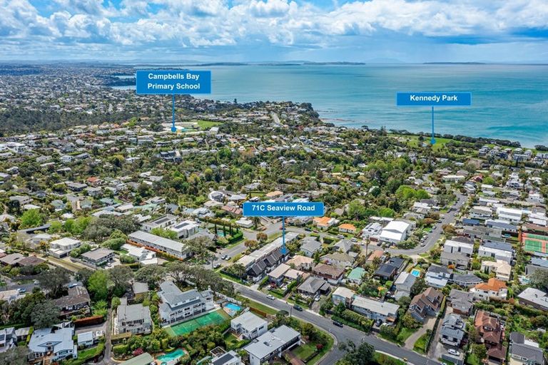 Photo of property in 71c Seaview Road, Castor Bay, Auckland, 0620