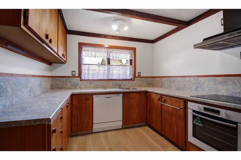 Photo of property in 95 Momorangi Crescent, Redwood, Christchurch, 8051