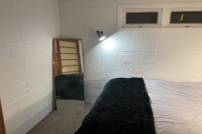 Photo of property in 7 Martin Crescent, Northcote, Auckland, 0627