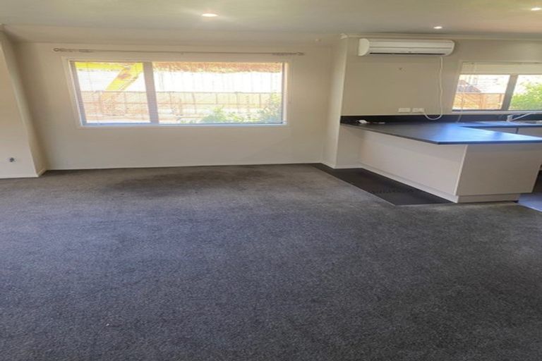 Photo of property in 5 Montrose Place, Highlands Park, New Plymouth, 4312