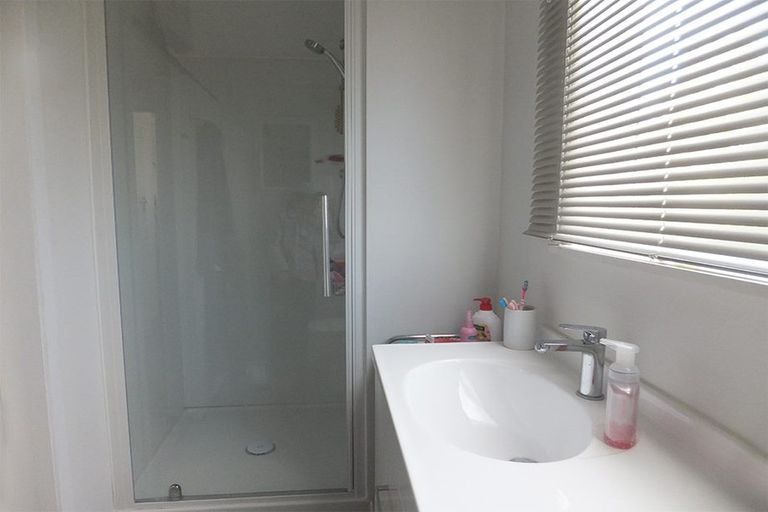 Photo of property in 211 Avonhead Road, Avonhead, Christchurch, 8042